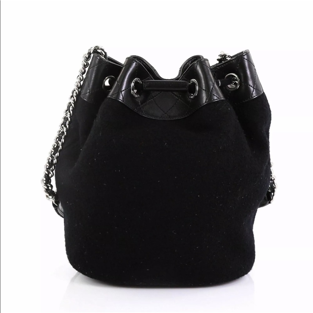 😎Chanel Bucket😎Sold! - Picture 4 of 10